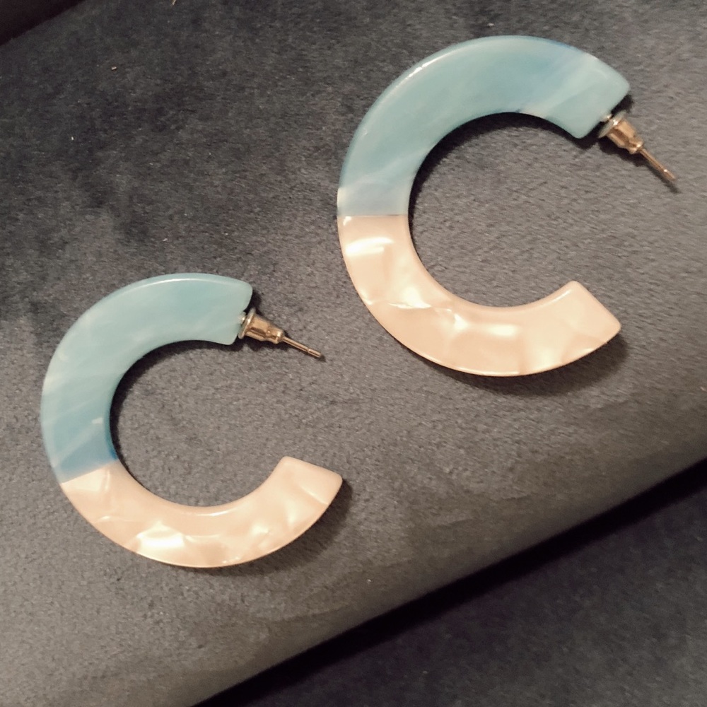 🆕 Stella II Circle Double Tone Acrylic Earrings
